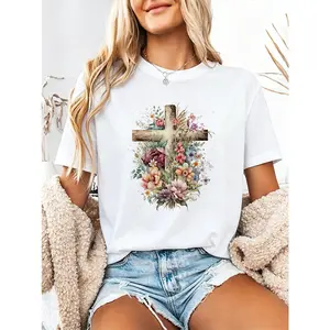 [Short Sleeve Top] Rose Fitted Round Neck Short Sleeve Women's T-shirt with colorful rose cross print. Standard fit suitable for most body types. The fabric is breathable and soft, keeping you dry and comfortable. Suitable for casual outings and vacations
