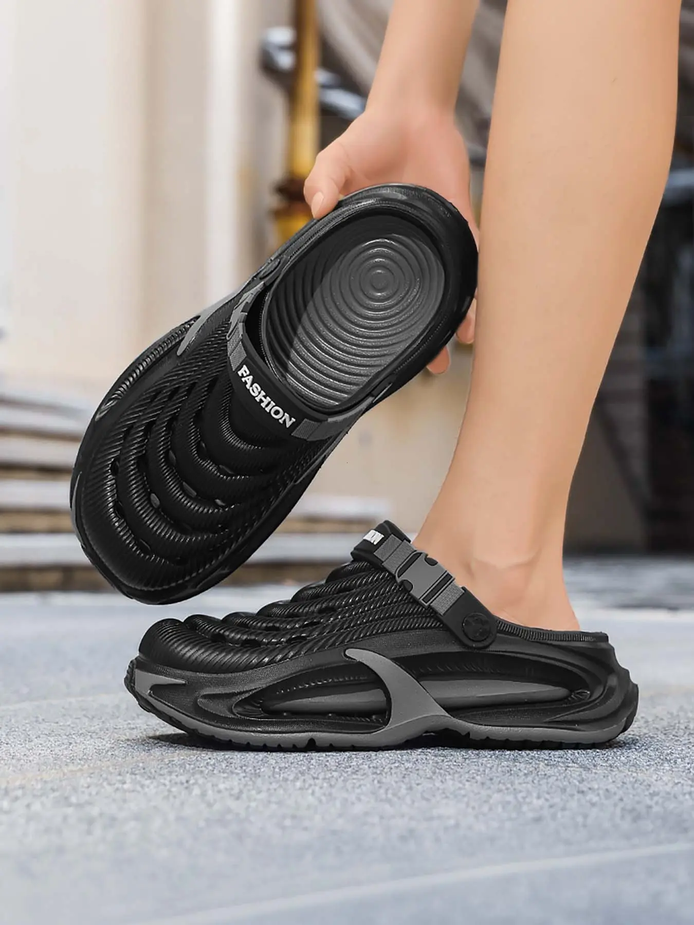 Men's Mecha-Style Thick-Soled Two-Way Clogs, Adjustable Breathable Non-Slip Closed-Toe Slides, Summer Soft-Soled Beach Shoes for Indoor & Outdoor Wear, Soft Slide Footwear