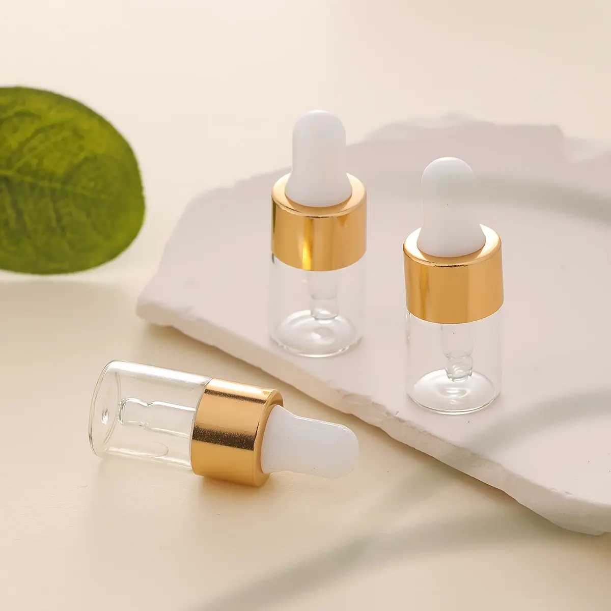 3pcs 2ml Essential Oil Dropper Bottles - Convenient Travel Size with Glass Dropper for Precise Dispensing