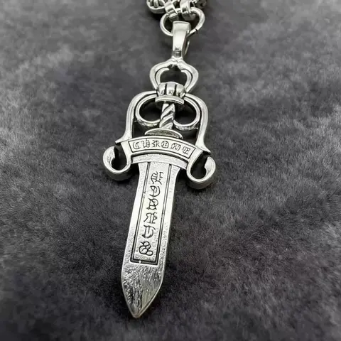 Retro Unisex Gothic Cross Necklace, Punk Style Sword Pendant, Zinc Alloy Material, All Seasons Wear, Ideal Gift for Men & Women