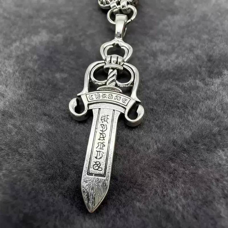 Retro Unisex Gothic Cross Necklace, Punk Style Sword Pendant, Zinc Alloy Material, All Seasons Wear, Ideal Gift for Men & Women