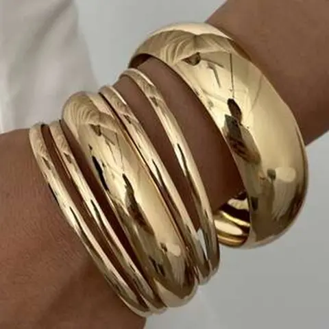 6-Piece Fashion Metal Bangle Set for Women, Bold Oversized Wide Bracelet Set, Fashionable Chunky Bangles, Unique and Stylish