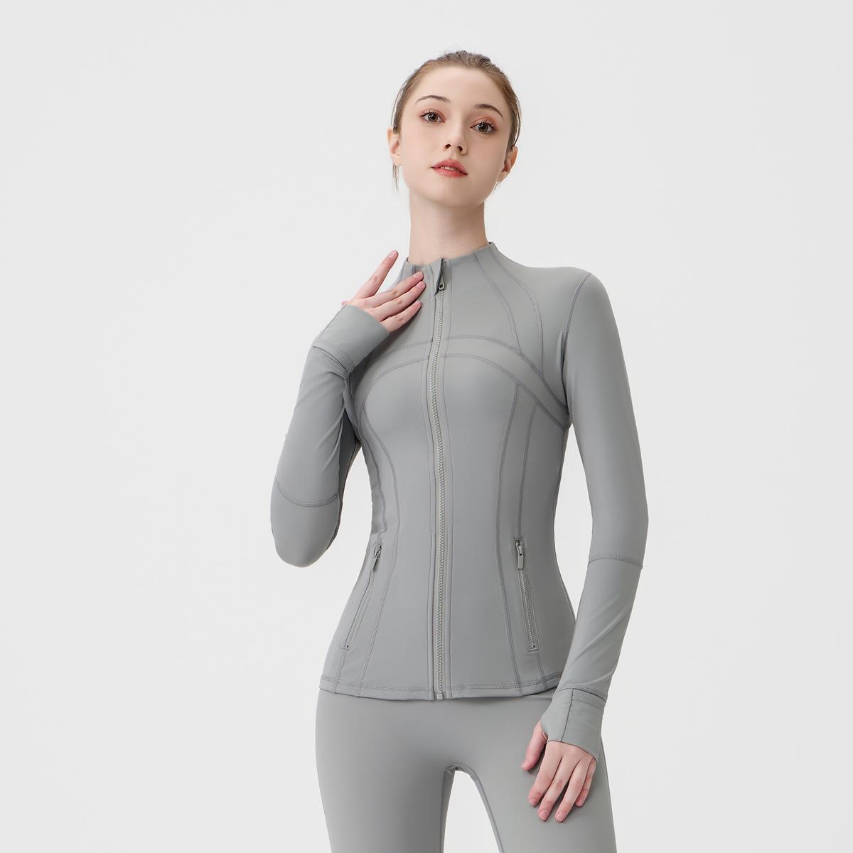 LULU  new summer stand-collar jacket features lightweight, quick-drying fabric that flatters the figure. This sporty, stretchy jacket boasts a slim-fit silhouette.