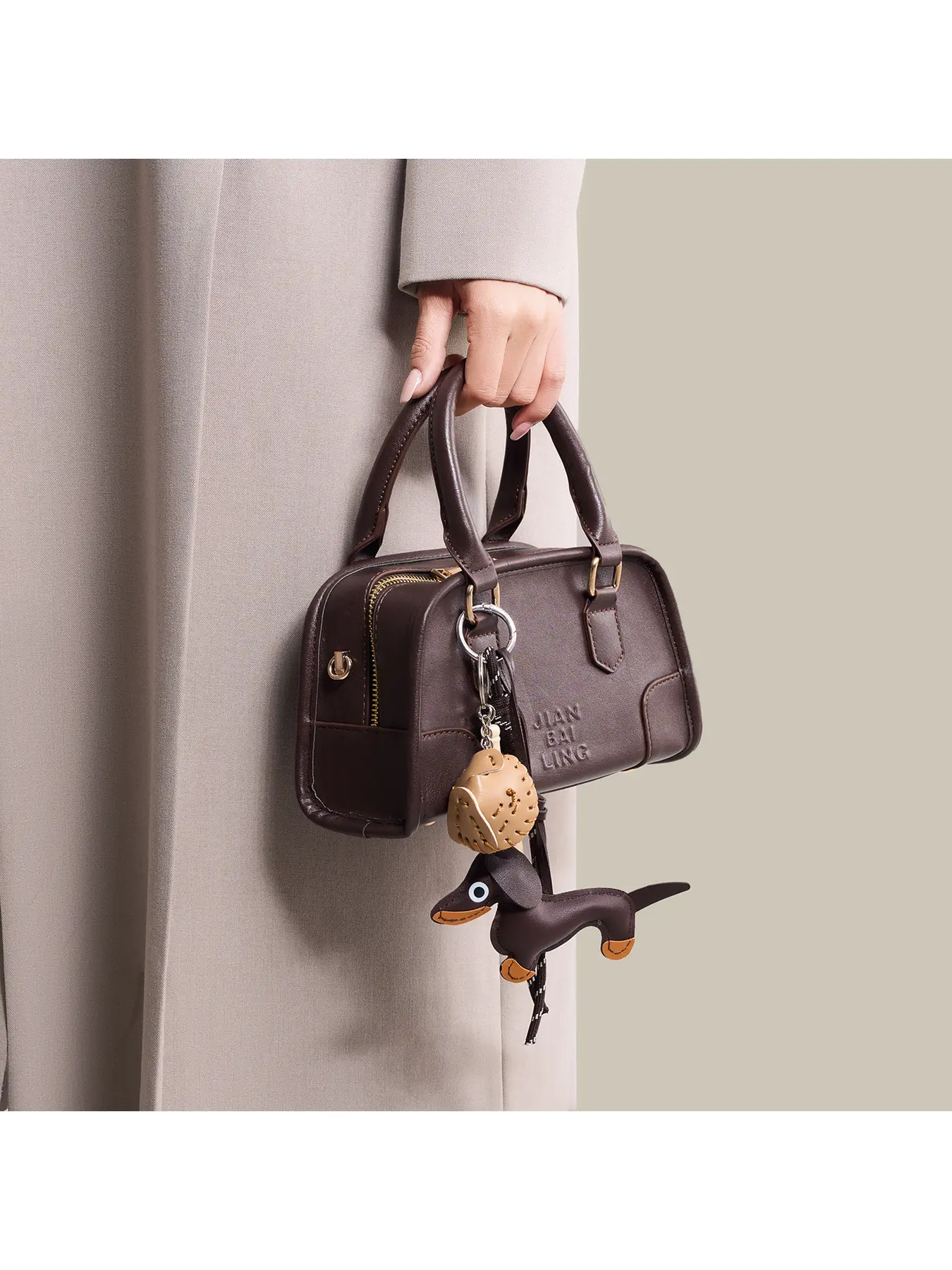 Fashionable and versatile new niche popular retro-style bowling bag, handbag, shoulder bag, crossbody bag, trendy women's bag