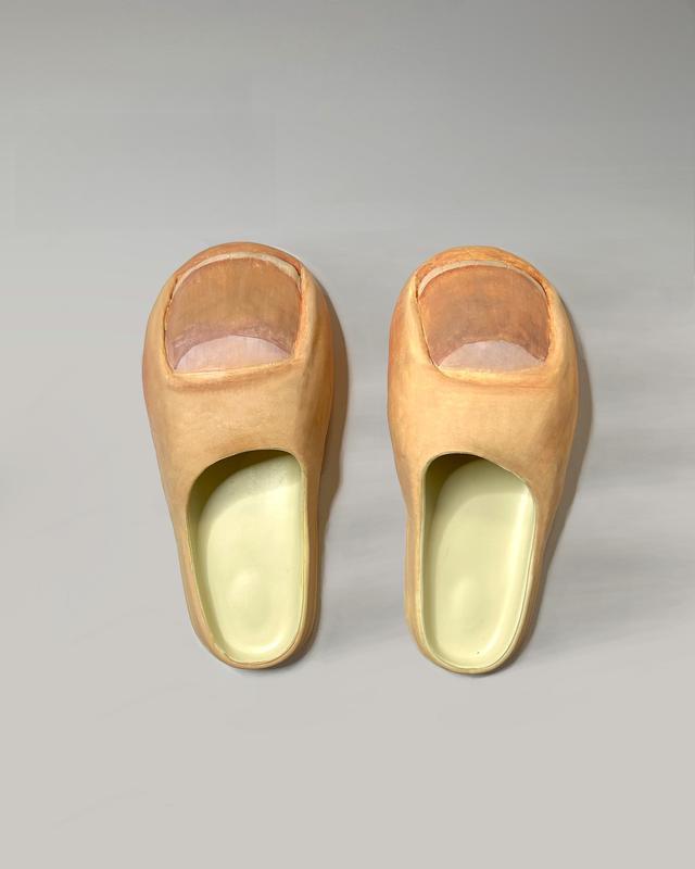 Funny Big Toe Slippers Quirky Fun Prank Bizarre Design Fun Prank Valentine’s Day Gift Cozy Indoor Slippers for Men and Women Funny Big Toe Slippers Quirky Fun Prank Bizarre Design Fun Prank Valentine’s Day Gift Cozy Indoor Slippers for Men and Women