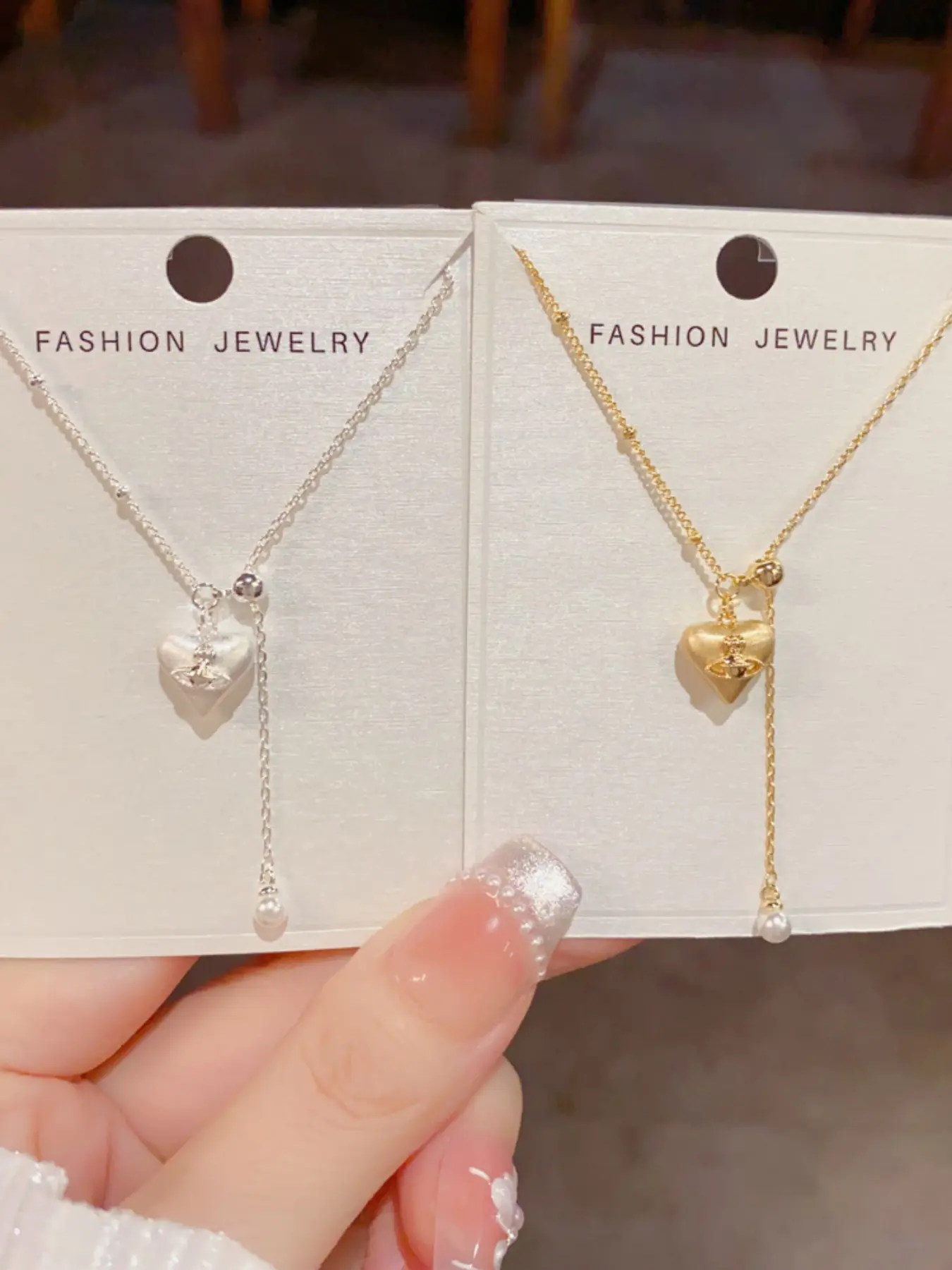 Summer New Fashion Simple Metal Saturn Heart Pull-Chain Necklace, Unique Style Luxury Collarbone Chain, Versatile Jewelry for Women