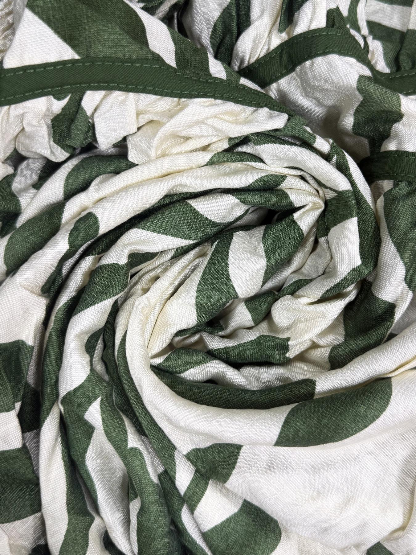 【Plus Size】 Leaf Print Cami Dress, Casual Sleeveless Spaghetti Strap Maxi Dress for Beach Holiday Vacation, Women's Plus Clothing for Summer