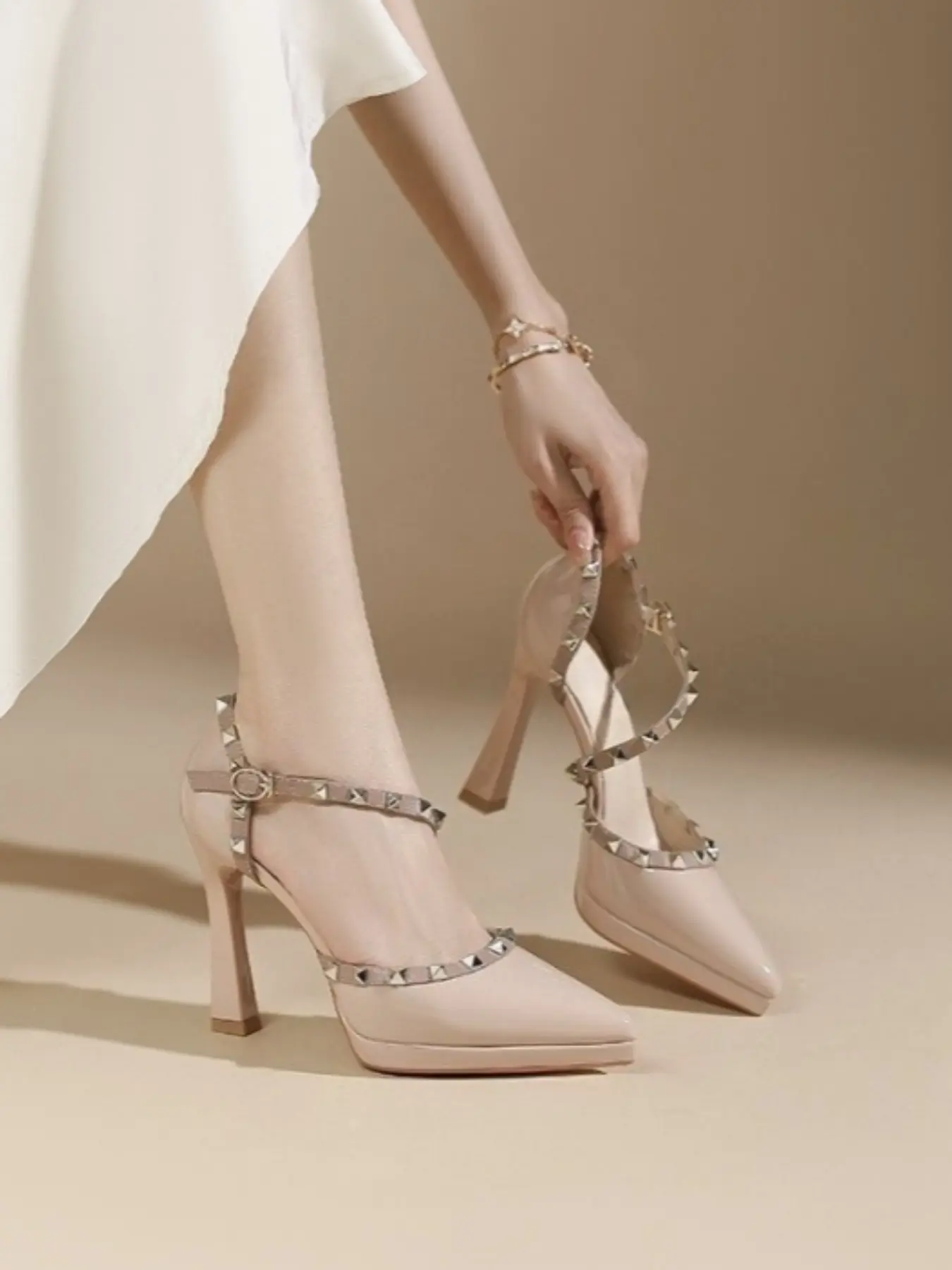 Women Patent Pointed Toe Studded Platform Block Heel Sandals Trendy Metal Rivet Adjustable Ankle Strap High Heels Elegant Dating Wedding Guest Cocktail Evening Party Outfits 2 Colors Nude Black