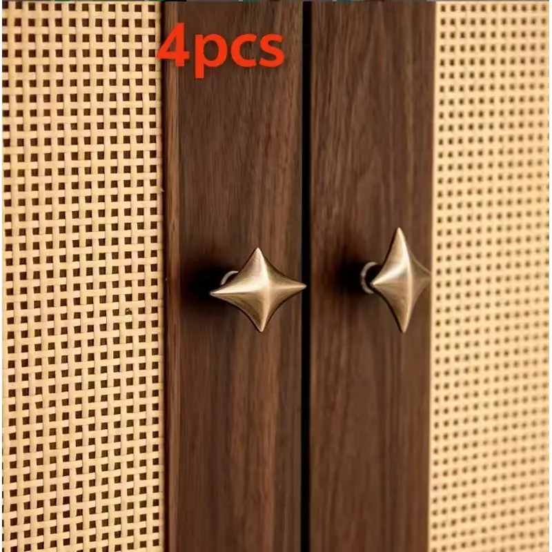 4pcs vintage brass cabinet door handle, star-shaped drawer handle and titanium-silver-zinc alloy handle are suitable for decorative furniture hardware of kitchen cabinets, bedroom dressing tables and wardrobe doors.