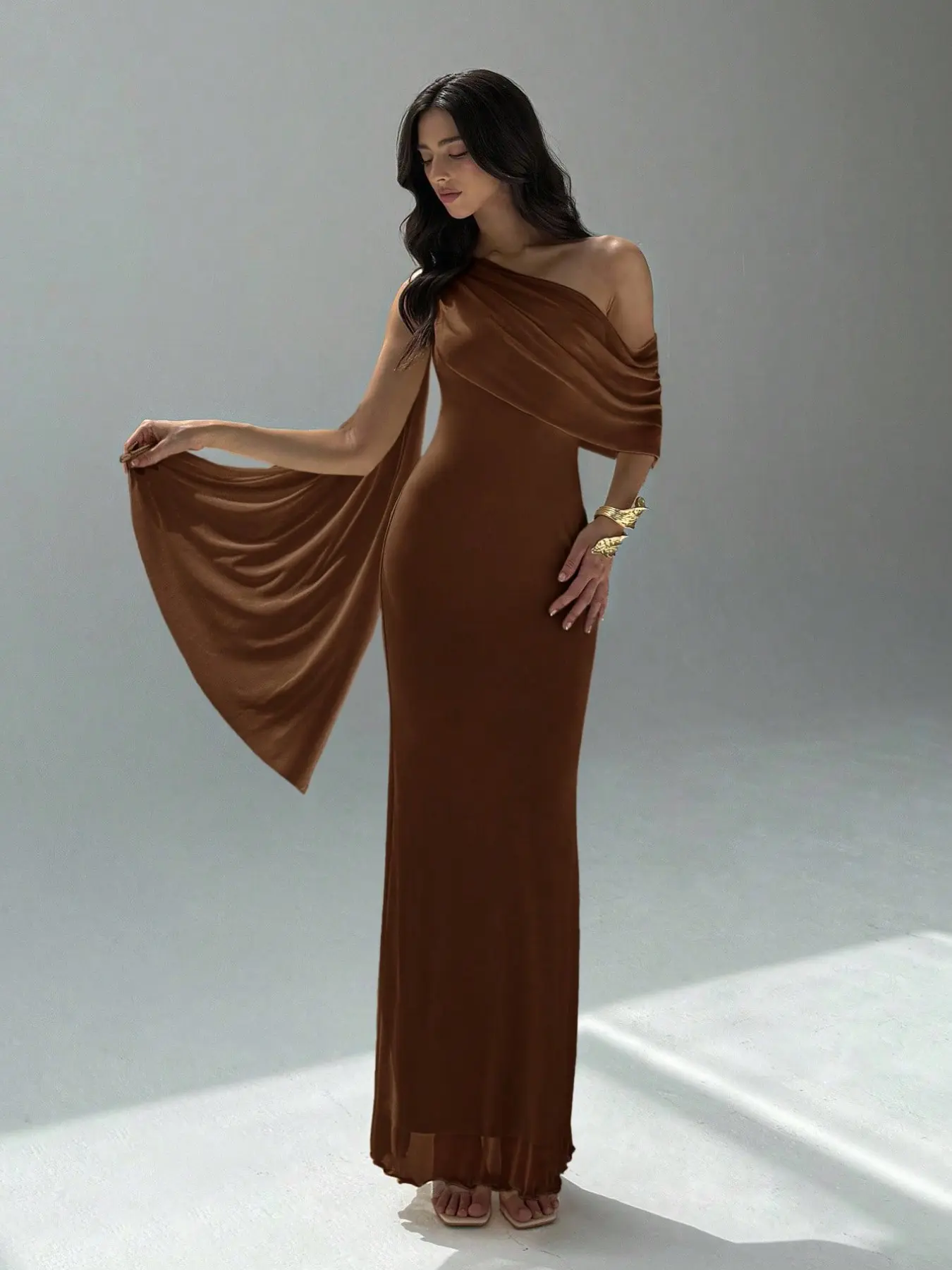 Elegant Chiffon One-Shoulder Fish Tail Long Dress with Fringe Cape and Belt, Perfect for Weddings, Charity Events, and Formal Occasions