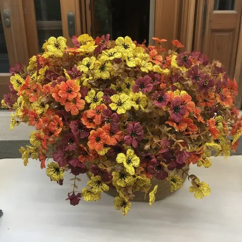 10pcs Artificial Flowers for Outdoor Decoration, Faux Floral Decor, Artificial Flower Bouquets, Faux Daisy Flowers for Fall Decor, Eucalyptus Leaves Silk Mums Fake Plants for Garden Decor, Courtyard, Faux Greenery