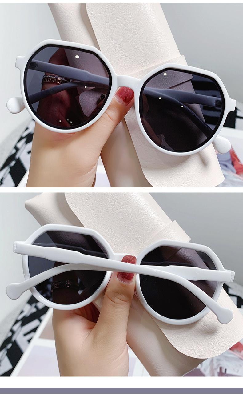 Women’s Jelly Frame Sunglasses, Brown Tint UV Protection Shades, Lightweight Retro Aesthetic Eyewear, Trendy Fashion Glasses for Driving, Travel, Beach & Summer Outfit Women’s Jelly Frame Sunglasses, Brown Tint UV Protection Shades, Lightweight Retro Aesthetic Eyewear, Trendy Fashion Glasses for Driving, Travel, Beach & Summer Outfit