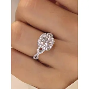 Elegant engagement ring with rhinestone decoration, suitable as a gift for  girlfriend, wedding commitment ring, fashionable wedding engagement ring, suitable for daily clothing decoration, stylish and exquisite, ideal for anniversary party jewelry gifts