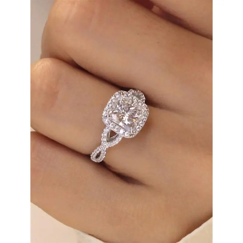 Elegant engagement ring with rhinestone decoration, suitable as a gift for  girlfriend, wedding commitment ring, fashionable wedding engagement ring, suitable for daily clothing decoration, stylish and exquisite, ideal for anniversary party jewelry gifts