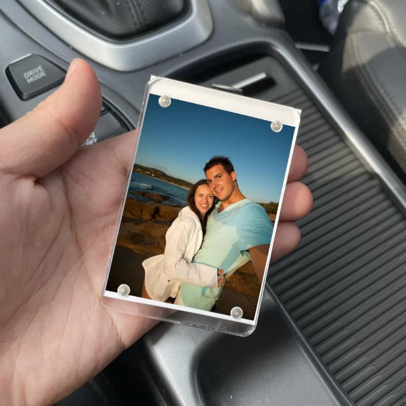 Universal Vertical Car Sunshade Photo Frame Clip & Magnetic Polaroid Visor Holder - 5x7 Acrylic/PVC Display Decor Accessories