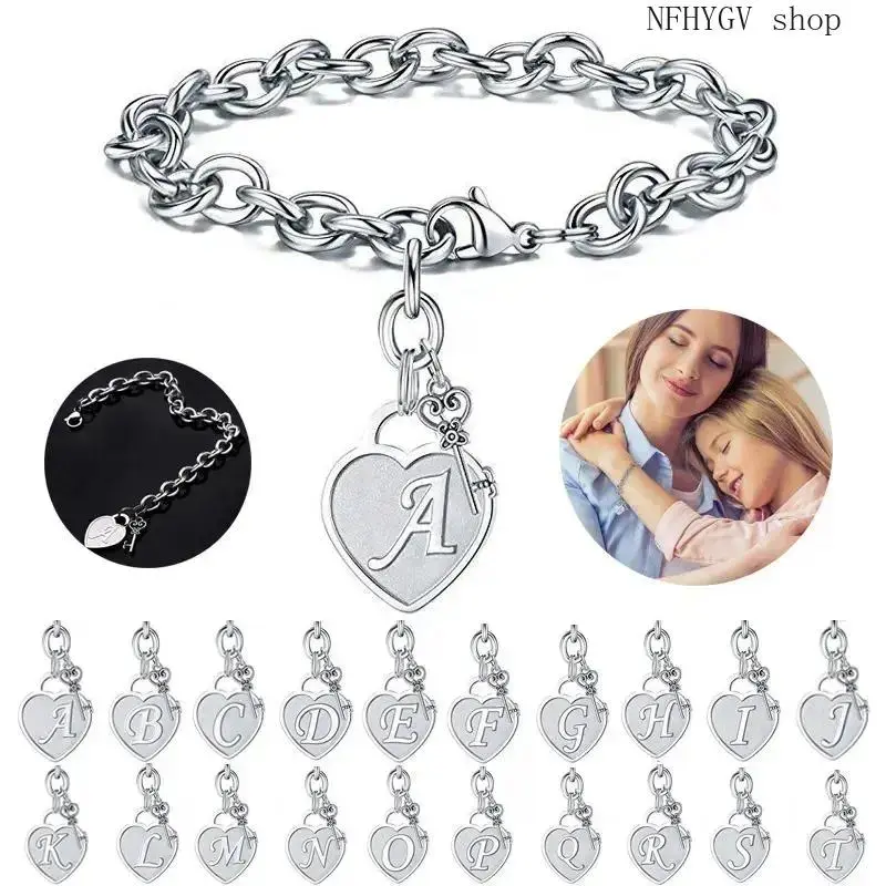 Minimalist Personalized Initial Charm Bracelet, 20cm Adjustable Unisex Wrist Accessory With Heart And Key Charms, Lightweight Durable Jewelry For Birthday And Graduation Gift Giving