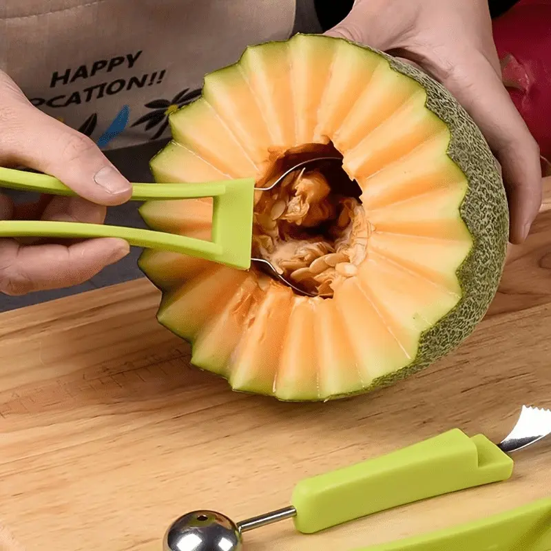 One All-inclusive Set of Premium 3-in-1 Fruit Picker Comes Along with Watermelon Processing Gadget, Fruit Digging Scoop, Pulp Scraping Tools and Sharp Fruit Carving Knife