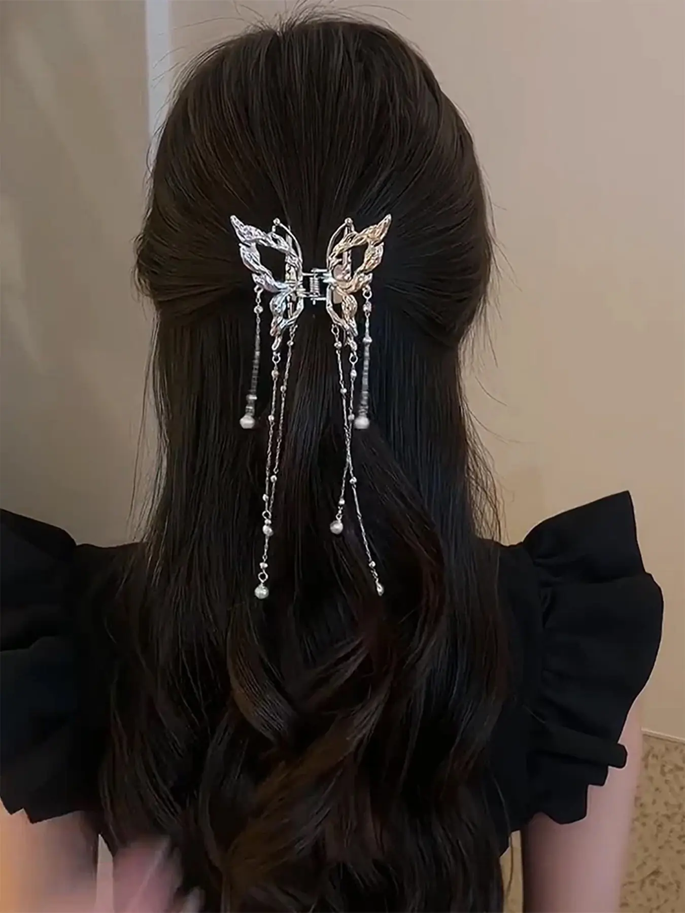 Elegant Metal Pearl Fringe Butterfly Hair Claw Clip, Versatile Back-Of-Head Half-Up Hairstyle Accessory, Pearl Hair Accessories, Ideal for Daily Use and Parties