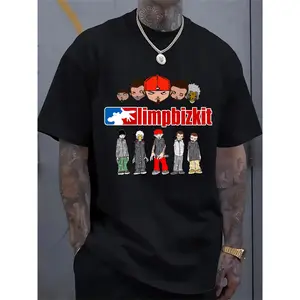 Unisex black t-shirt with graphics of the band Slipknot from 2004, short sleeves, casual streetwear style, soft and comfortable, perfect for fans of the band Slipknot, band t-shirt.