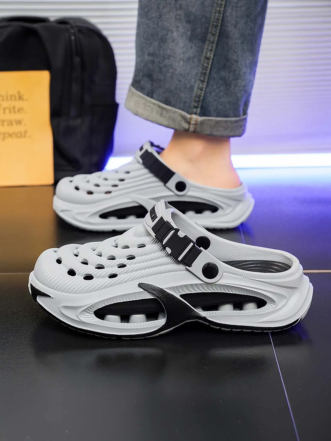 Men's Mecha-Style Thick-Soled Two-Way Clogs, Adjustable Breathable Non-Slip Closed-Toe Slides, Summer Soft-Soled Beach Shoes for Indoor & Outdoor Wear