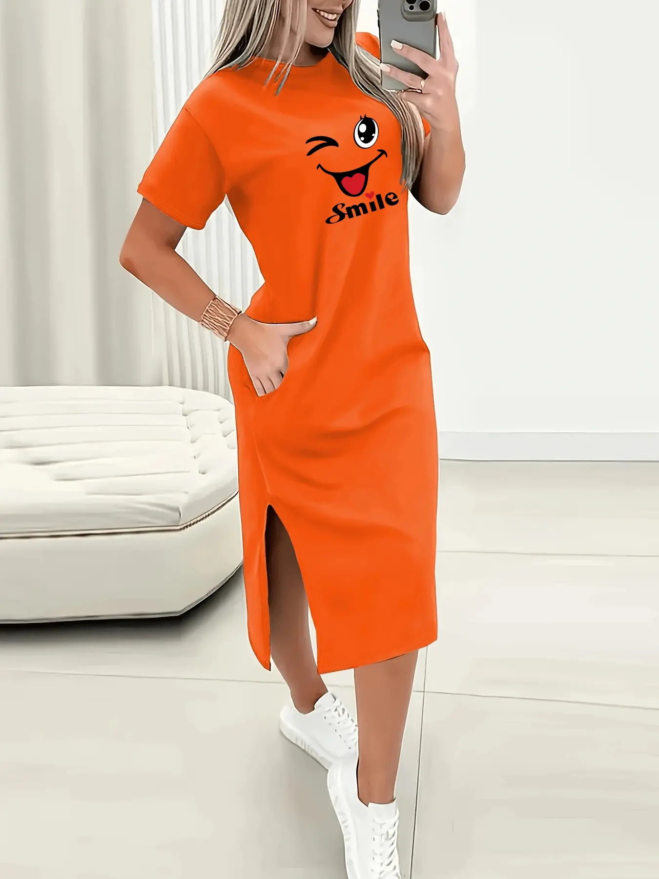 Smiley Print Women's Casual Round Neck Short Sleeve Breathable Lightweight Second Skin Dress, Fitted Side Slit Design, Lightweight Plain Surface, Unlined Comfortable Style