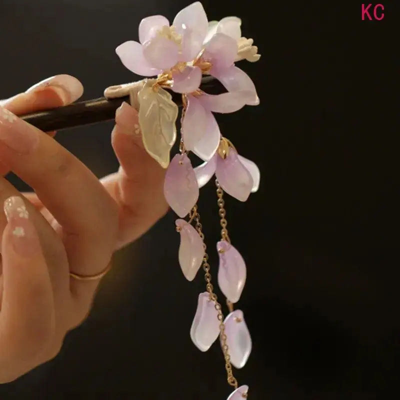 Classic Magnolia And Wisteria Tassel Hairpin, Elegant Hair Accessory For Hanfu Cheongsam Styling And Art Performance Matching