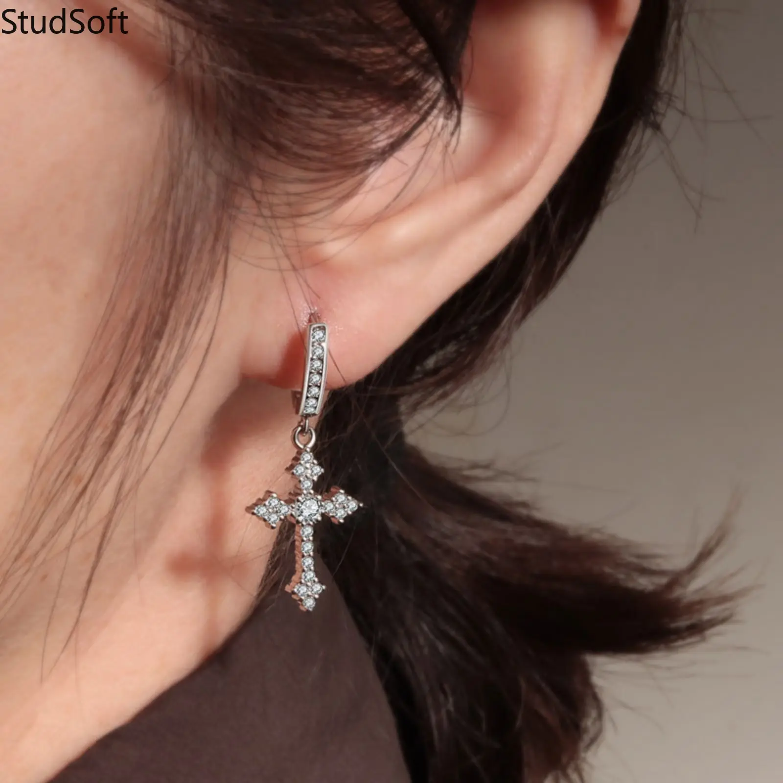 925 Sterling Silver Huggie Hoop Earrings for Women, Paved with Cubic Zirconia and Spiritual Charm, Ideal Gift for a Spiritual Look, Female, Adults
