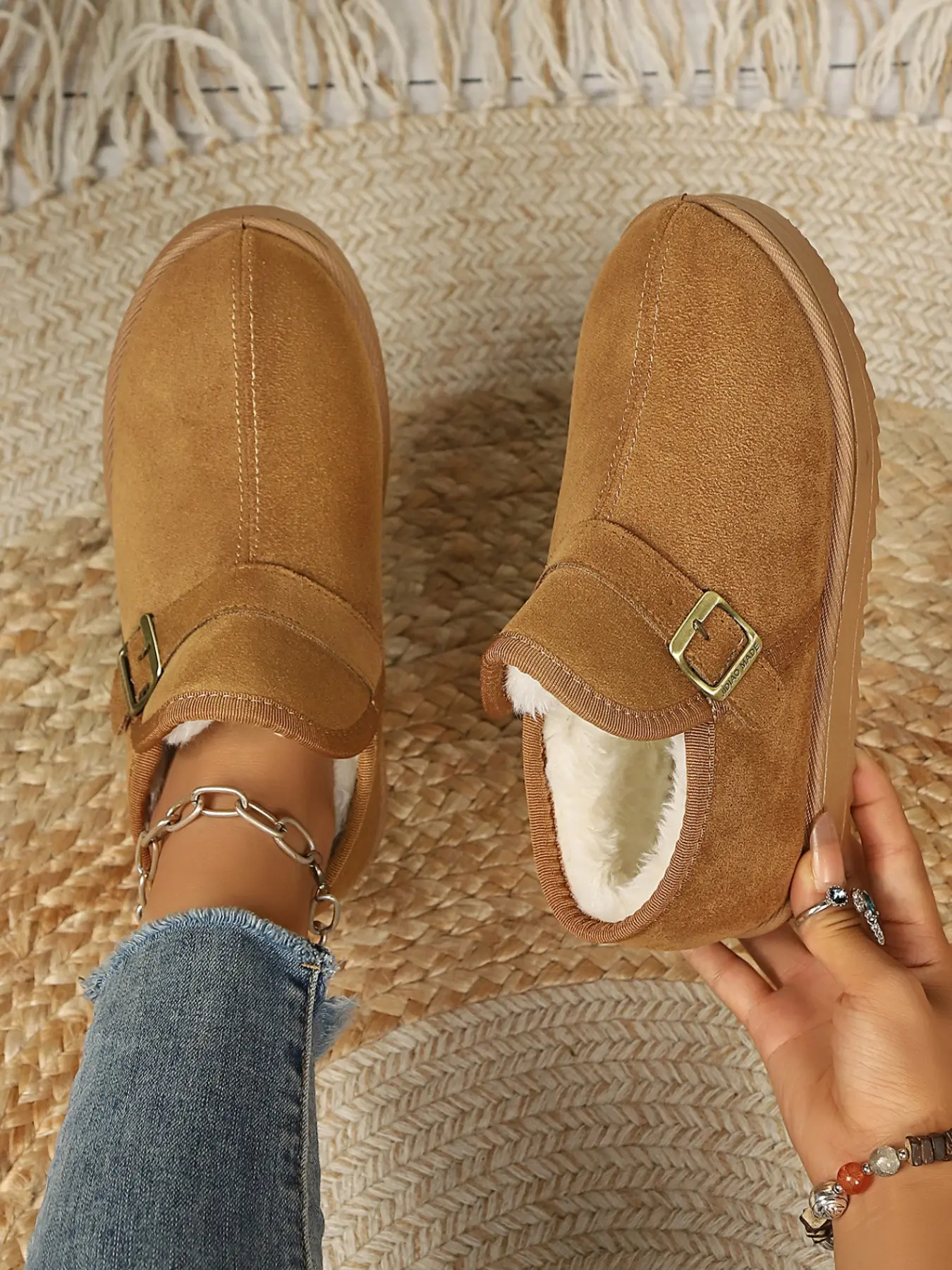 Women's Thick Sole Fuzzy Slippers, Plush Material, Ideal for Home & Outdoor Use, Comfortable Footwear for Daily Wear