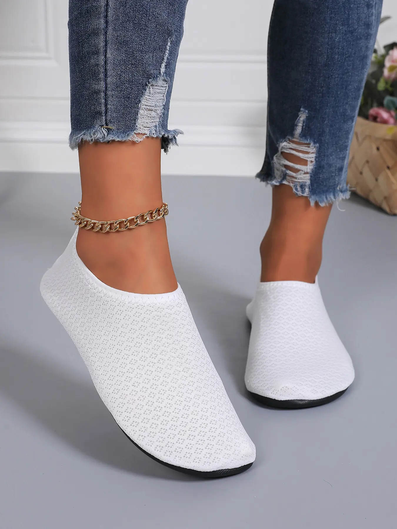 Breathable Quick-Dry Beach Sandals for Women, Slip-On Water Shoes, Water Sports Footwear, Non-Slip Soft Sole, Unisex, Ideal for Swimming, Yoga, Home Use