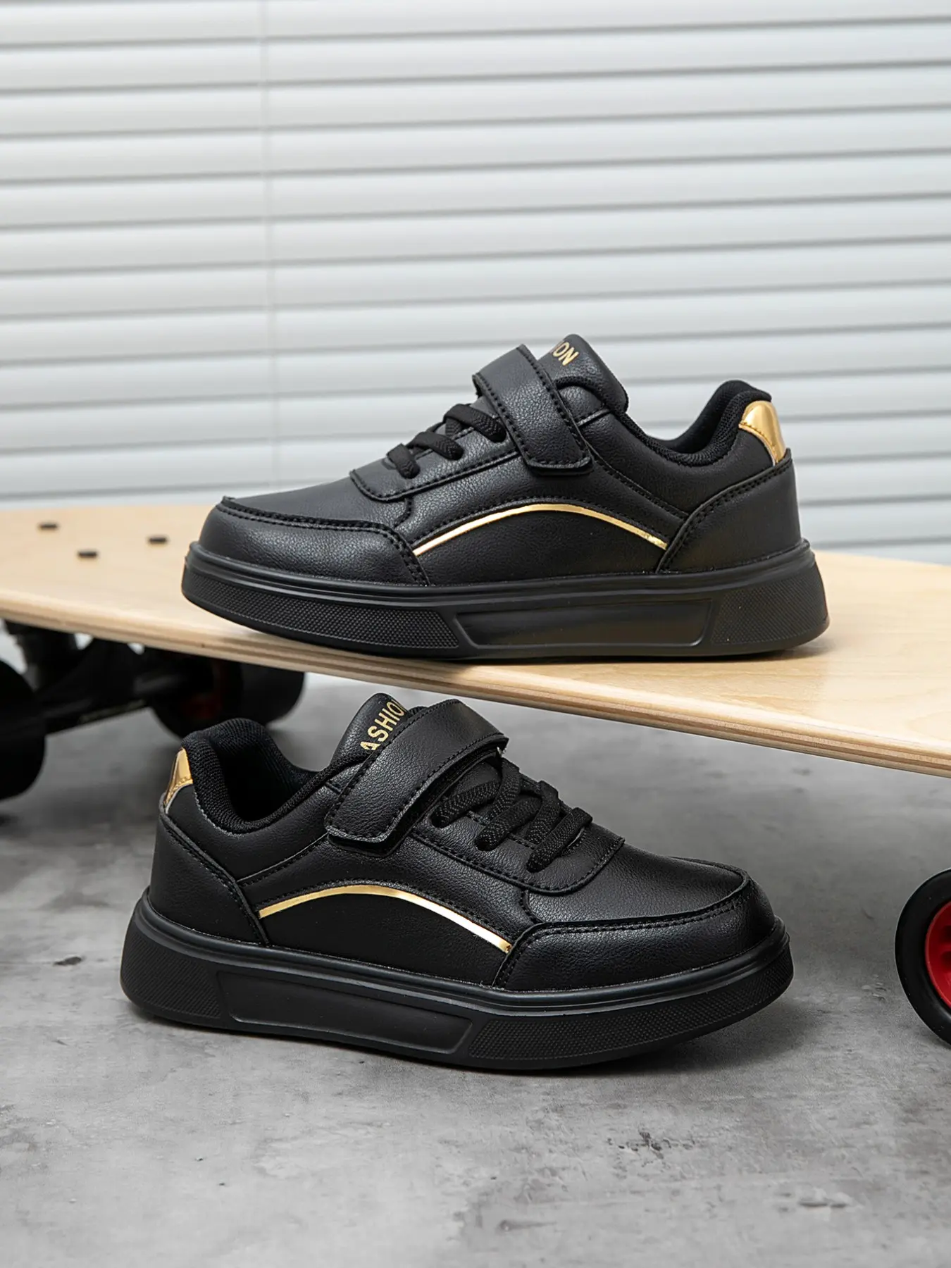 Unisex Fashionable All-Season Velcro Shoes, Breathable Low Top Casual Sneakers, PU Upper Eva Sole, Patchwork Design Casual Trainers