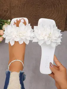 2026 Summer New Women's Fashion 3D Flower Gold Leaf Sandals, Floral Pattern Slides, Square Toe Flat Open-Toe Beach Resort Shoes, Stylish Summer Footwear