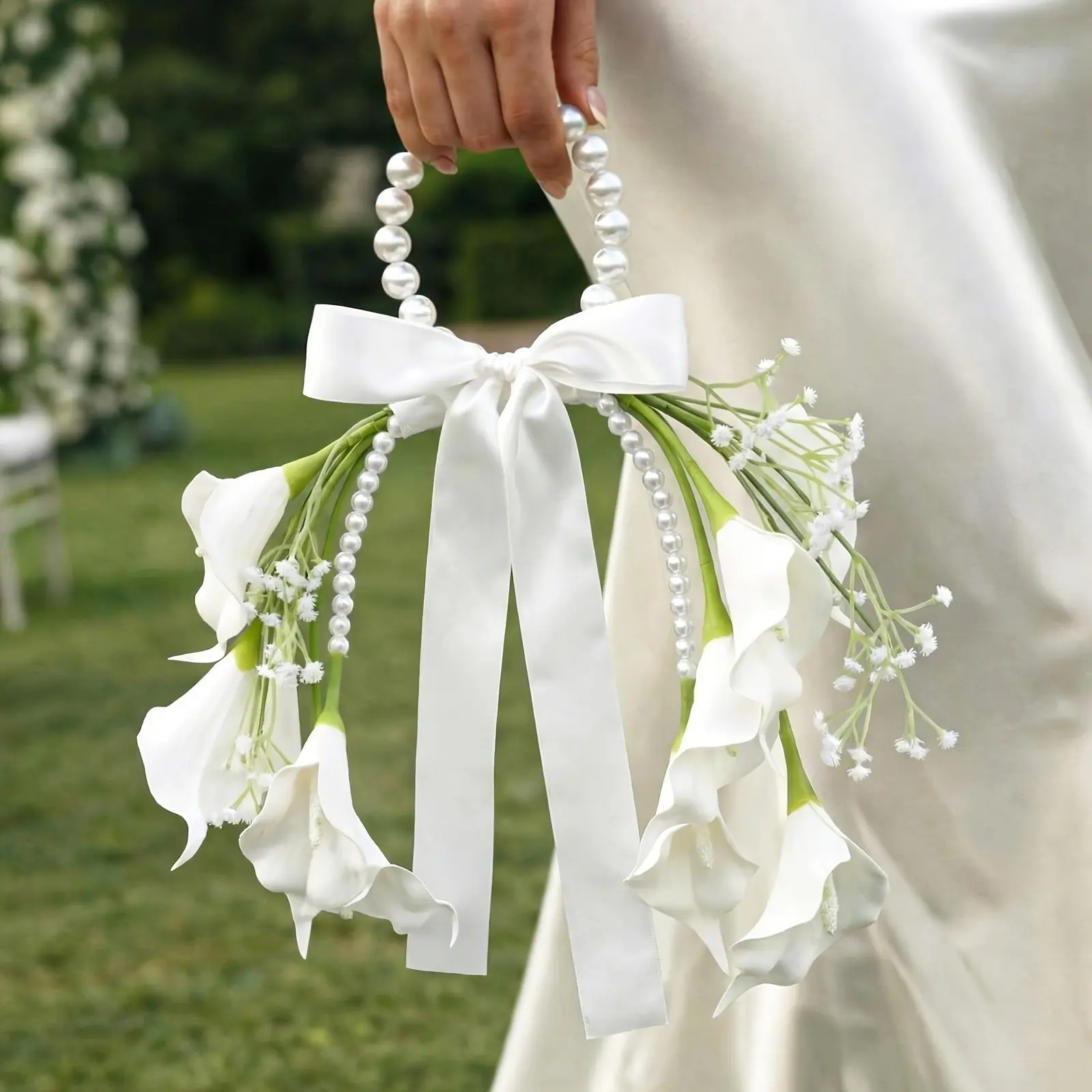Pearl Handheld Bouquet, Fashionable New Trendy Flower Arrangement, Lily-Of-The-Valley Wedding Bouquet, Bride and Bridesmaid Pearl Bouquet, Bridal Bouquet Held by the Bride, Decorative Flowers