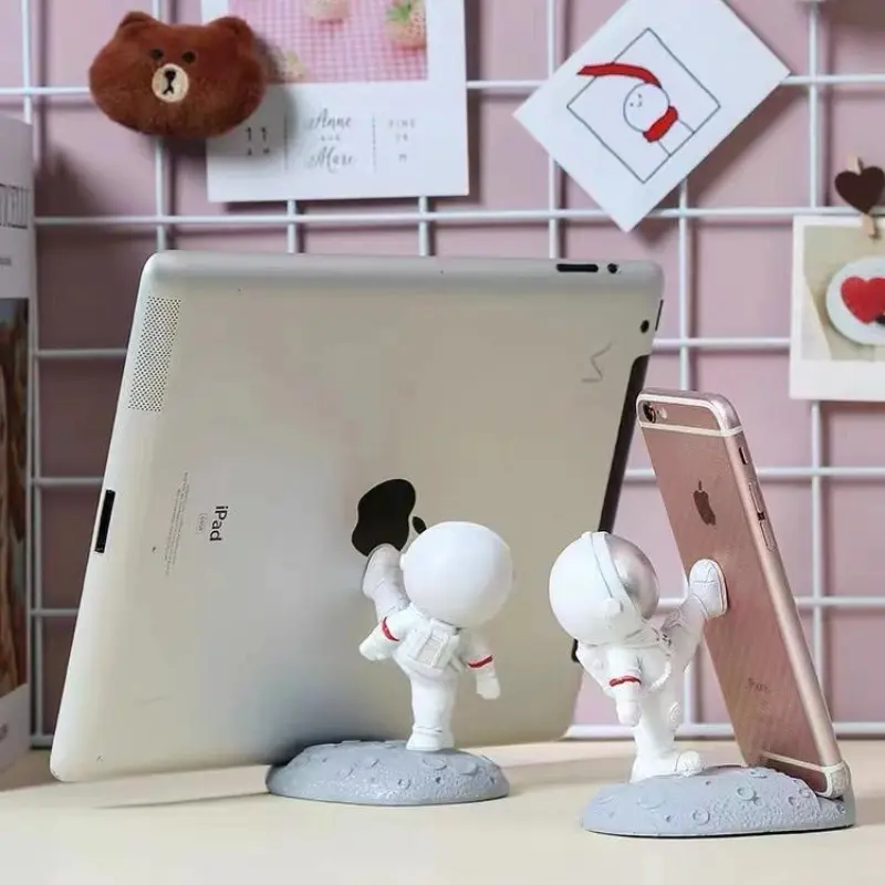 Nordic Creative Astronaut Phone Stand Ornament, Resin Luxury Kids Room Gift, Unique Space Theme Decorative Item, Perfect Present for Children