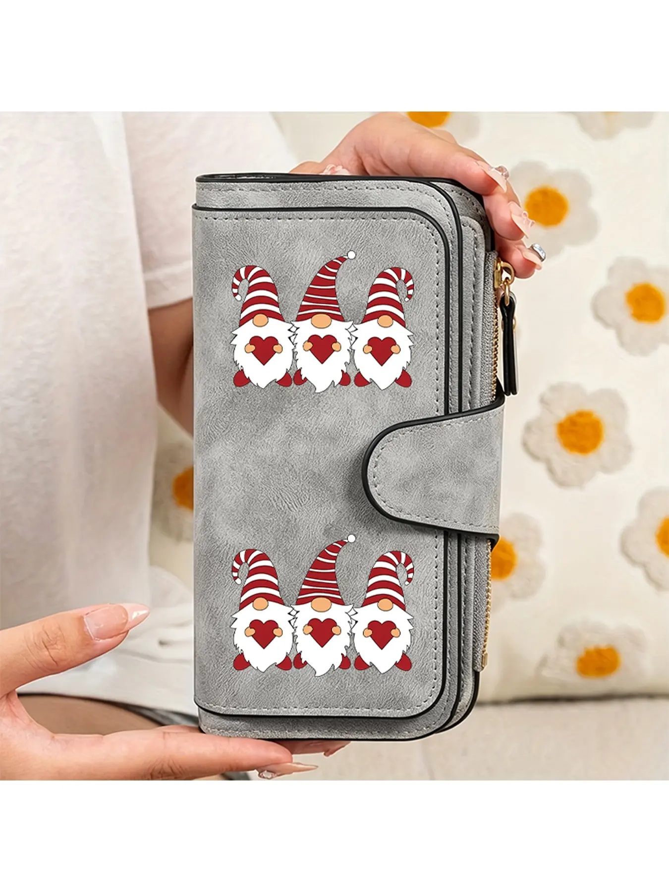 A women's wallet full of Christmas atmosphere, long women's handbag, decorated with six cute Santa Claus patterns, perfect as a Christmas gift/decoration/Christmas outfit