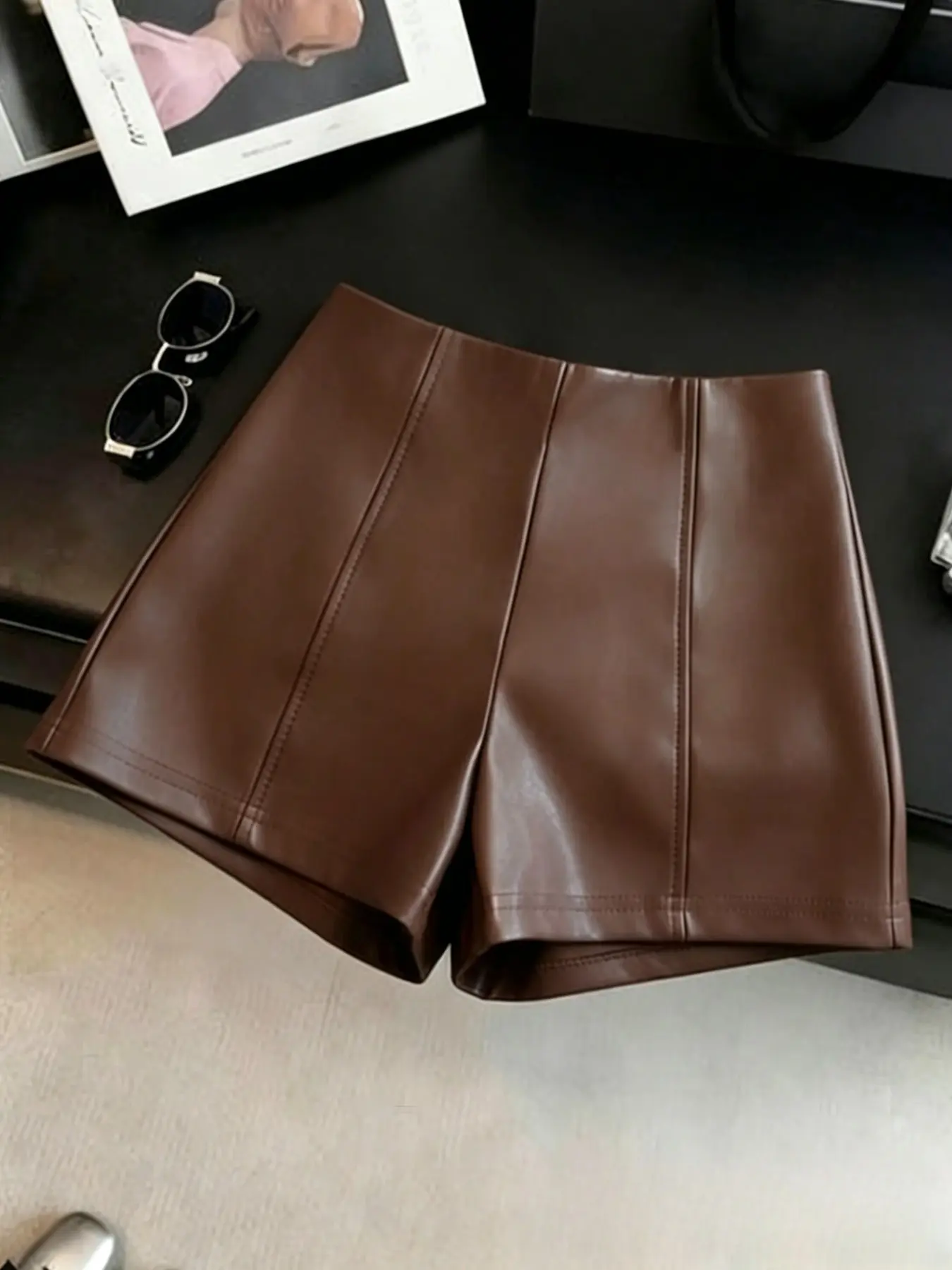 Elegant PU Leather Waist-Cinch Women's Shorts, Y2K Style, Perfect for Summer, Casual Outing, Graduation Season, Office Wear