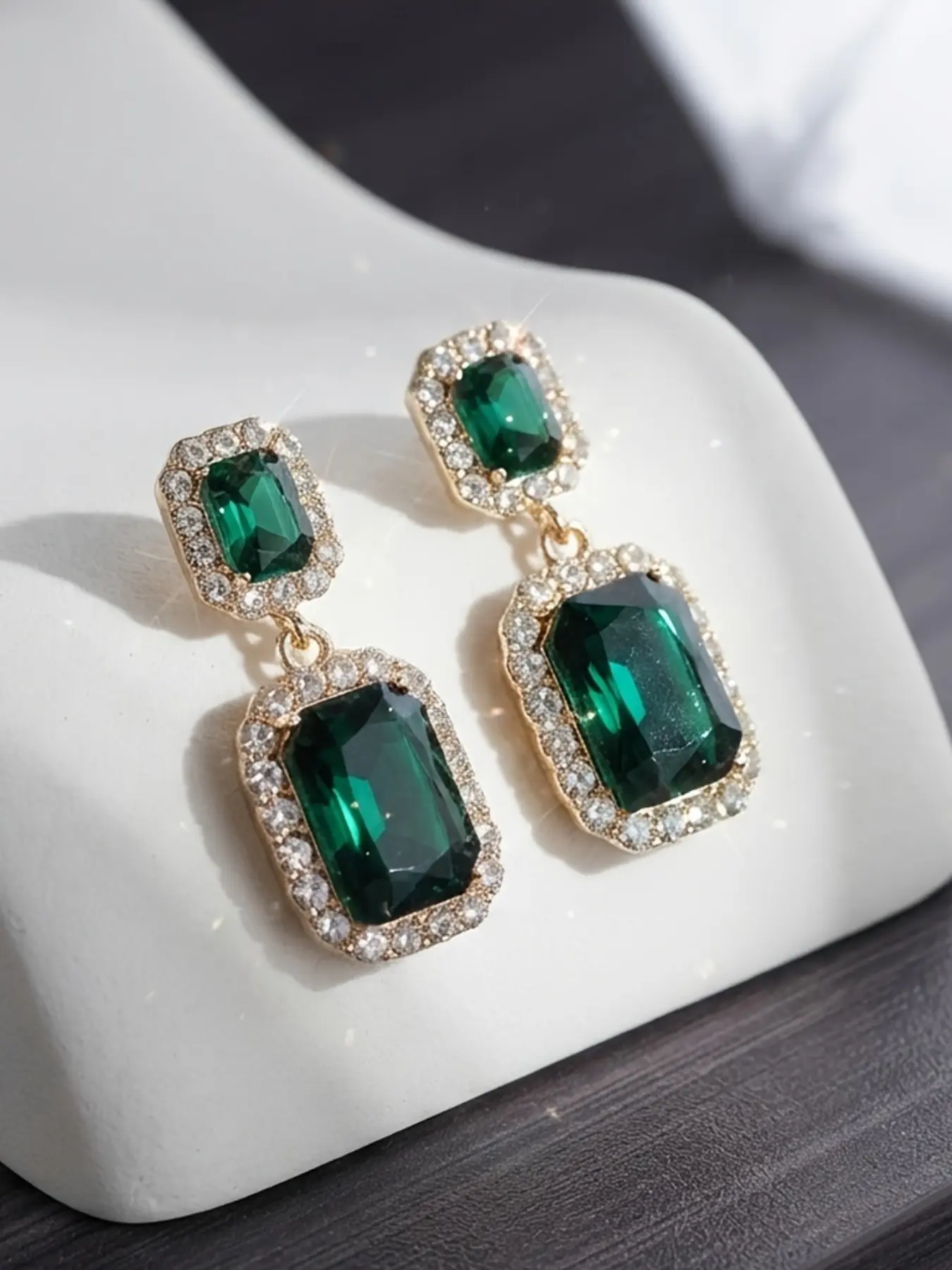 Luxurious Emerald Geometric Earrings, Sparkling Vintage Synthetic Gemstone Dangle, Elegant Party Jewelry, Classic Gift for Her