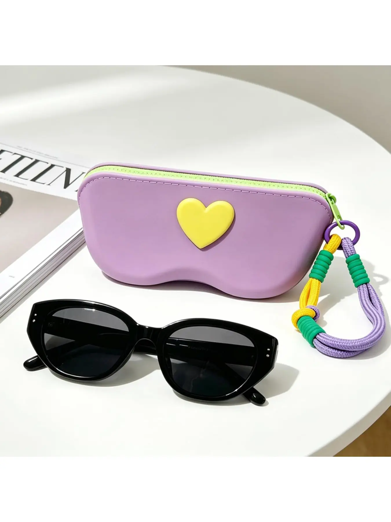 Silicone Eyeglasses Case with Cute Heart Decor, Portable Zipper Sunglasses Pouch, Waterproof Shockproof Soft Glasses Storage Bag for Women Girls