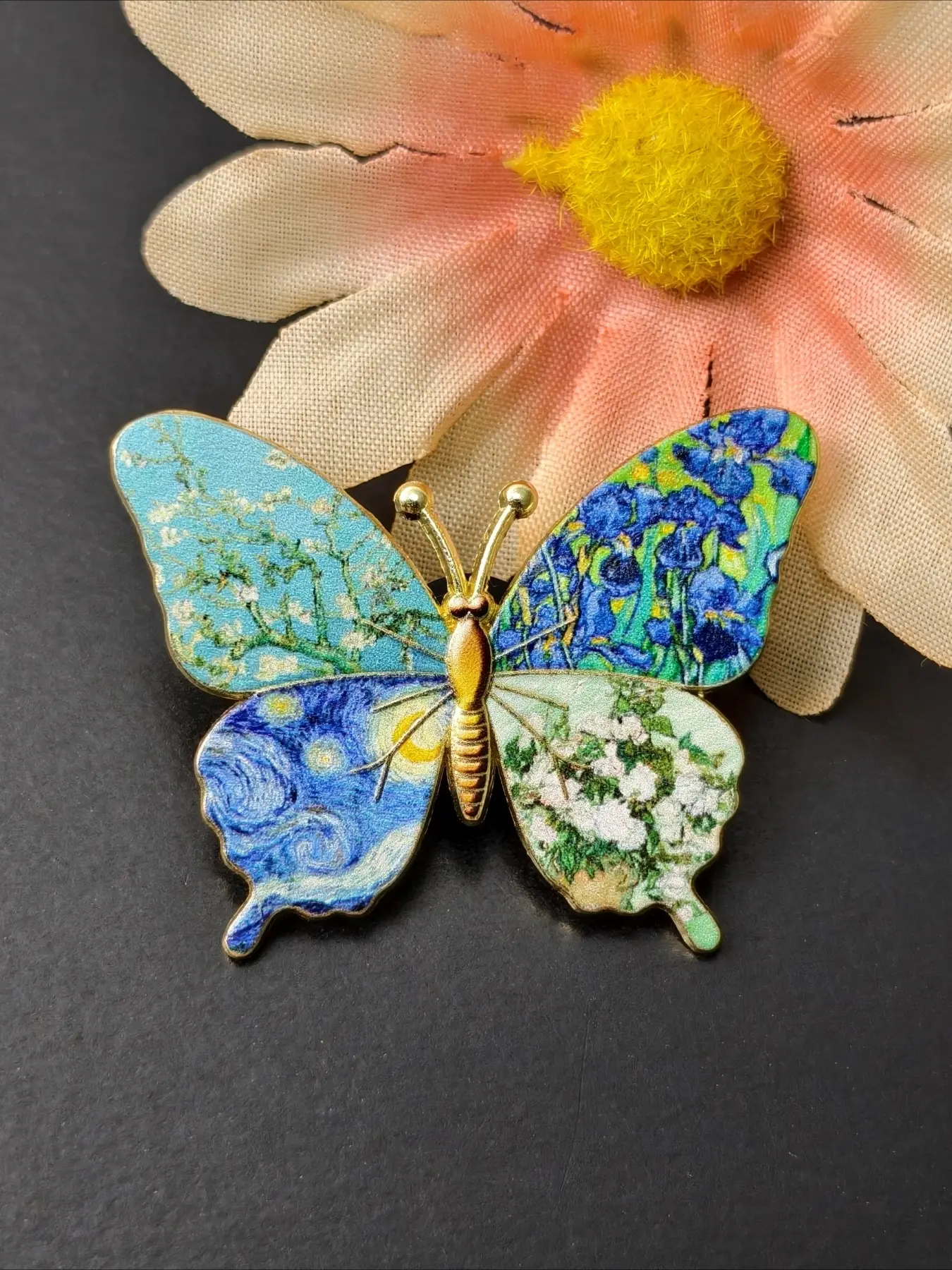 Mixed Masterpieces Butterfly Enamel Pin, Alloy Brooch Pin, Multi-Painting Floral Starry Night Art Brooch, Vintage Famous Oil Painting Lapel Badge, Gift for Artists and Art Enthusiasts