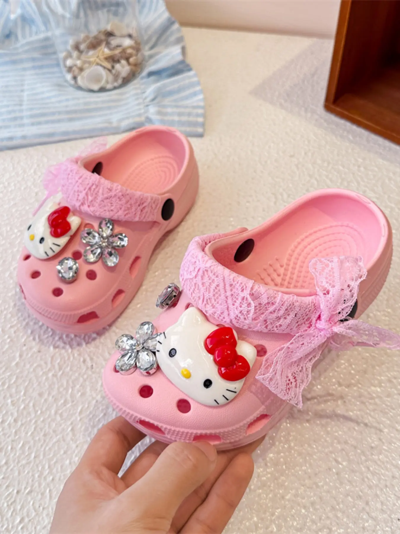 Hole Shoes Slippers Cartoon Fashion Baby Summer Lightweight Soft Eva Girls Indoor Outdoor Sandals Garden Shoes Cute Cartoon Slides