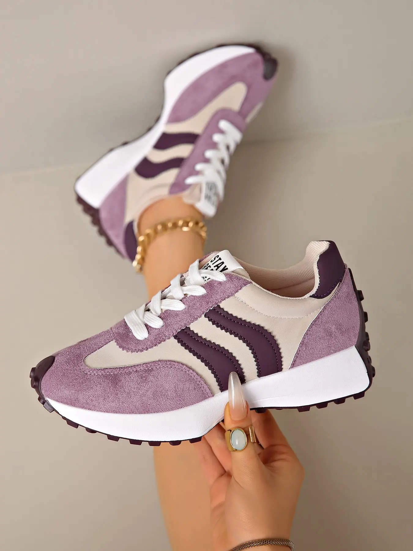 New Colorblock Women's Sports Shoes, Casual Lace-Up Sneakers, Lightweight Soft Sole, Ideal for Walking and Skating, Fashionable Daily Wear