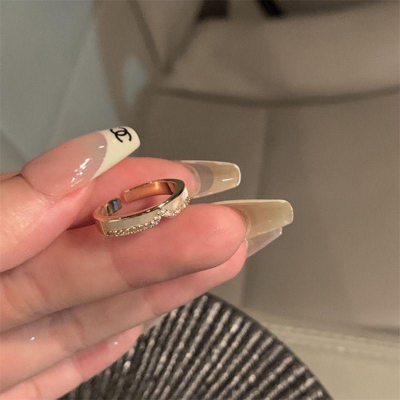 Women’s Light Luxury Shell Letter Stackable Ring | Elegant High-End Fashion Statement Band | Delicate Versatile Finger Accessory Retro Goku Black Adjustable cover Gold Plated Minimalist Stacking