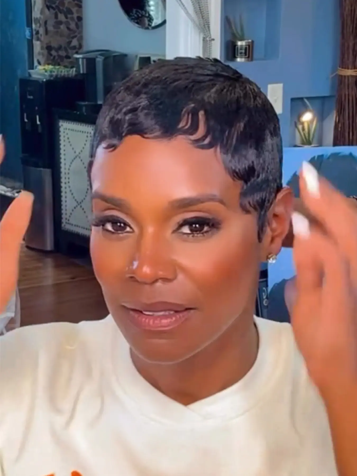 Short Pixie Cut Wig Human Hair with Bangs Layered for Women 150% Density Brazilian Virgin Human Hair Full Machine Made Non-Lace Versatile for Daily Wear
