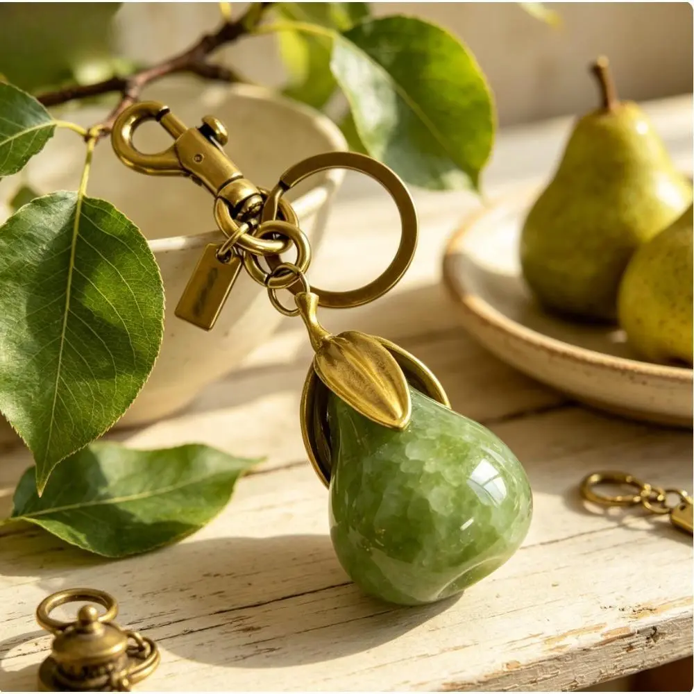 Kawaii Glitter Pear Bag Charm, 3D Resin Pendant with Gold-Plated Clip for Totes & Backpack Zipper, Affordable Fashion Accessories for Girls, Kawaii Accessories, Fruit Motif, Three-Dimensional Pear
