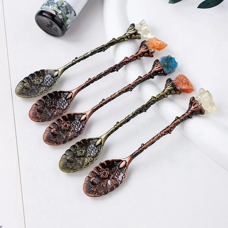 Natural Raw Crystal Bag Charm - Assorted Healing Gemstone Mini Spoon Utensils Tableware Set, Random Color, Thoughtful Father’s Day Gifts for Luggage & Bag Accessories, Thoughtful Gifts, Natural Look, Hand-Polished, Teaspoon, Unique Colors, Set Of 3, Stain