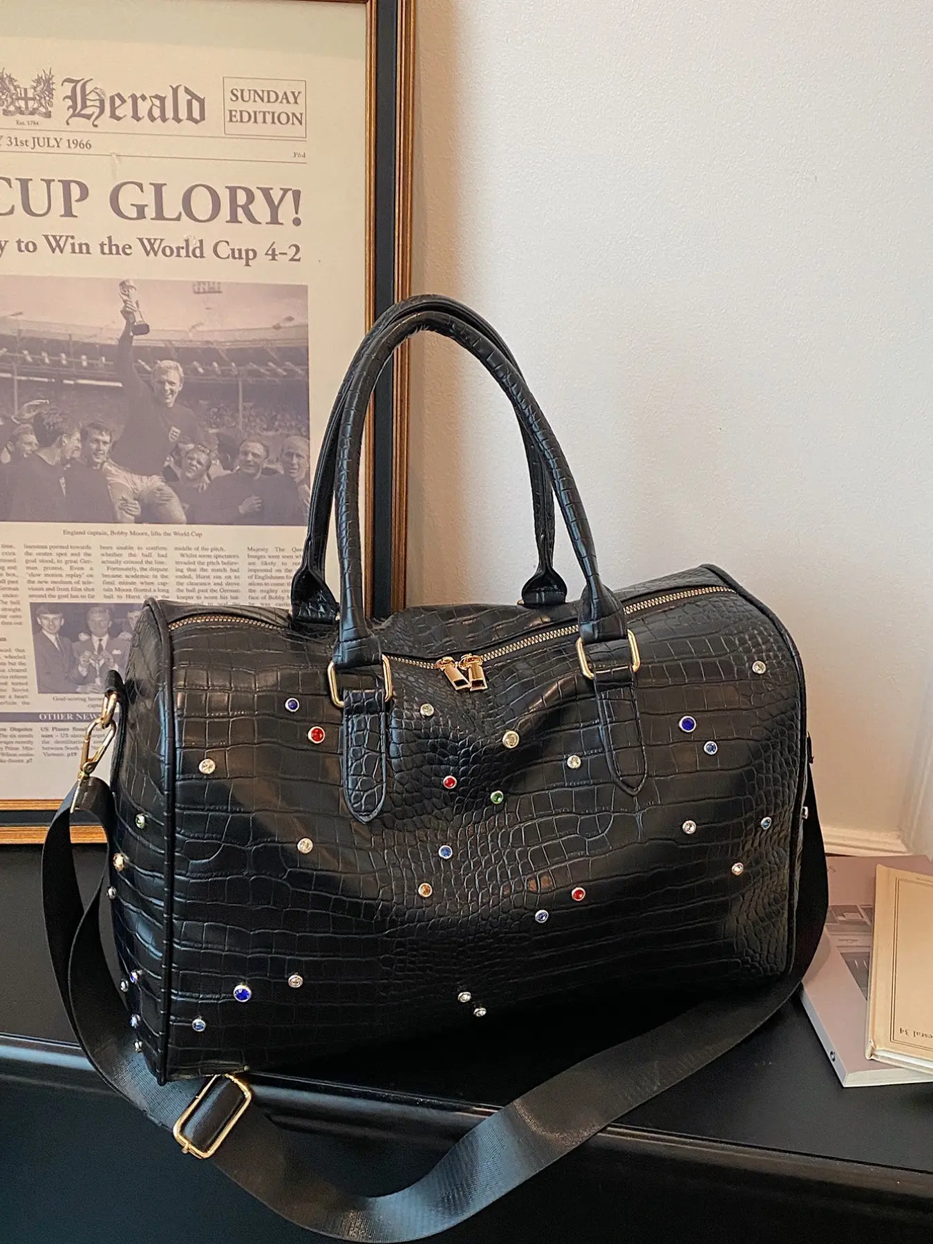 Vintage Stone Pattern Duffel Travel Bag, Travel Duffels, Sparkling Rhinestones, Adjustable Strap, Large Capacity, Waterproof, Unisex Fashion Luggage