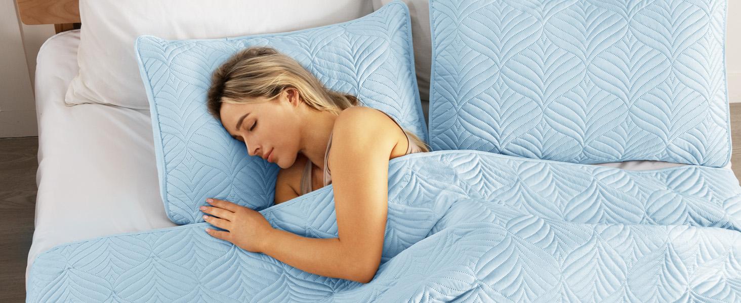 Soft Full Queen Bedding Set, Lightweight Grey Bedspreads Queen Size with Pattern, Reversible 3-Piece Coverlet with 2 Pillow Shames for All