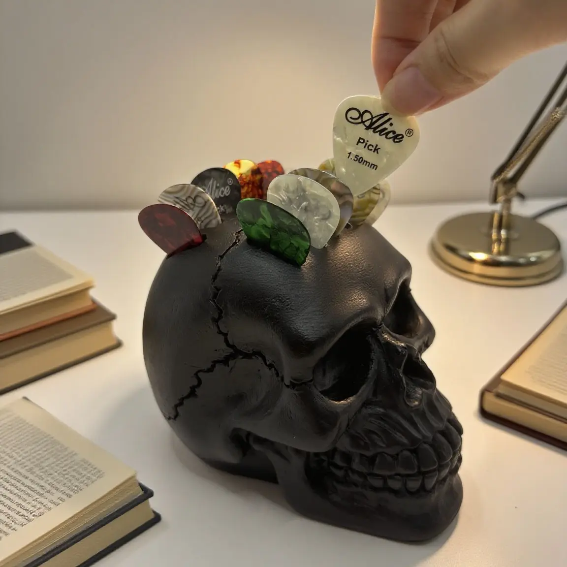 Skull Head Sculpture Halloween Decoration, Home Decor Ornament, Guitar Pick Holder, Unique DIY Craft Material, Perfect for Festive Atmosphere
