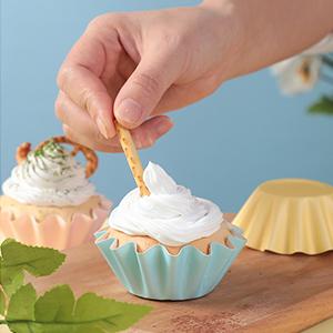 Love homemade cute desserts?Grab these 100 Pcs flared brown baking cups now!Reliable oil-proof coated paper muffin liners fit standard molds perfectly, easy to use, non-stick and durable for cream rolls, cupcakes and daily baking