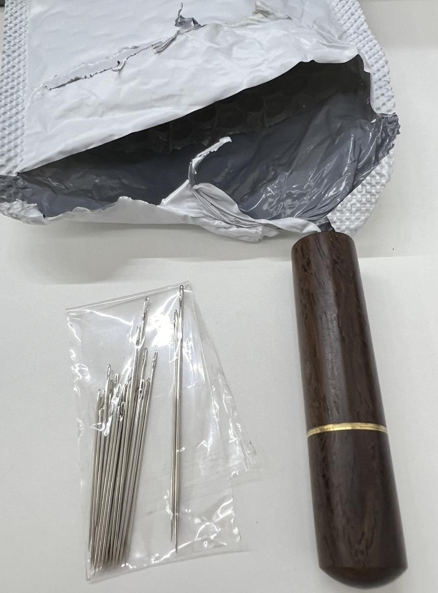 30 Pcs Self Threading Sewing Needles, Side Threading Hand Sewing Needles, Easy Thread Needles for for Knitting Mending DIY Embroidery Sewing, with Wooden Needle Case