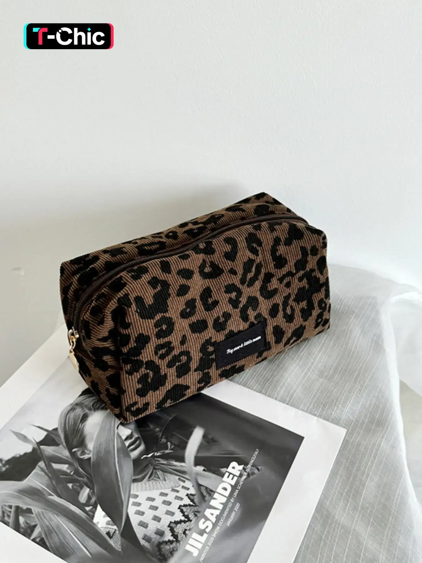 Leopard Print Makeup Bag, Large-Capacity Cosmetic Storage Pouch, Sexy Style Vanity Purse, Cosmetic Travel Bag, Lipstick Organizer for All Season, Portable Makeup Pouch, Travel Cosmetic Bags